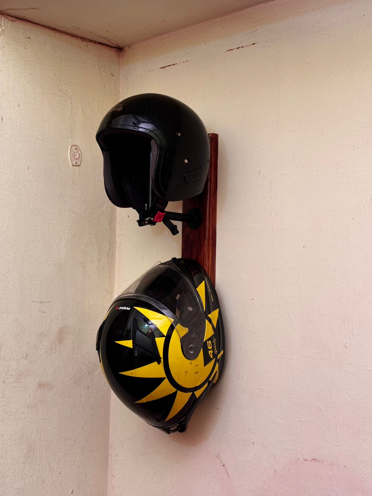 Helmet Holder Premium